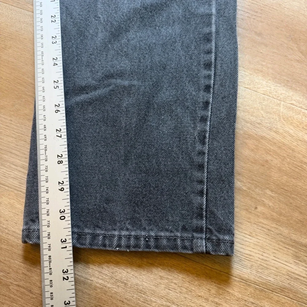 Vintage Levi's 550 Relaxed Fit Jeans Mens 33x32 Black Faded Tapered Made in USA